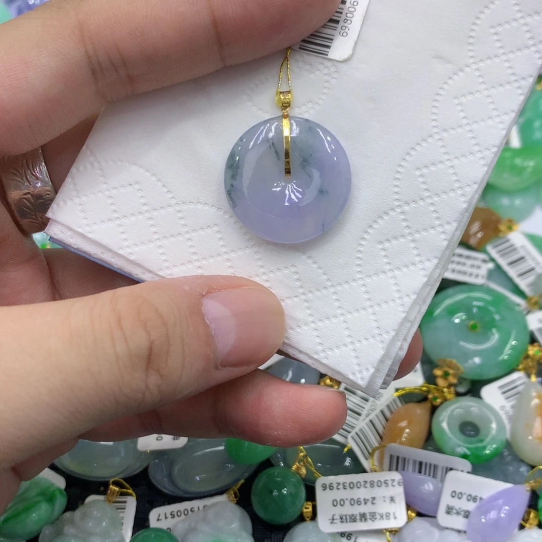 翡翠18K金镶嵌颈饰翡翠