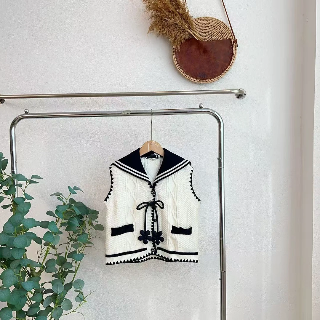 2826祖白色毛衫背心