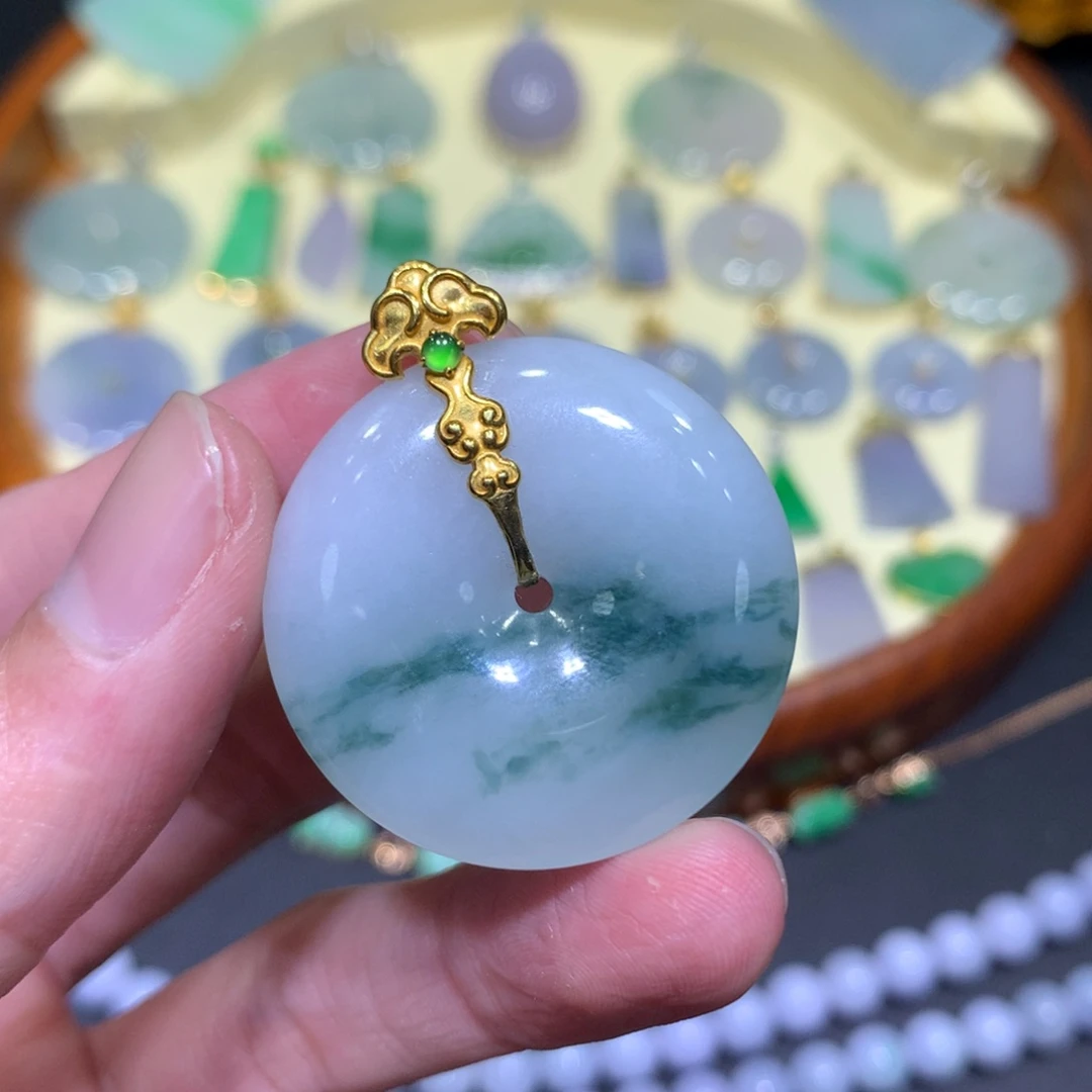 翡翠吊坠(不含链)18K金镶嵌