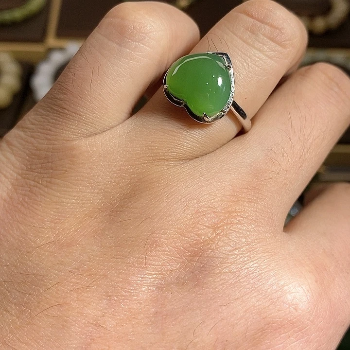 【闪购商品】银S925镶嵌戒指和田玉（碧玉）