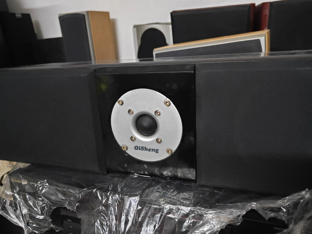 8新  不包邮，中置音响一支，运费到付