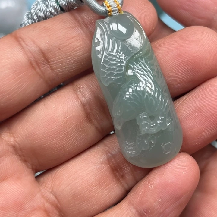 翡翠颈饰未镶嵌鹰牌