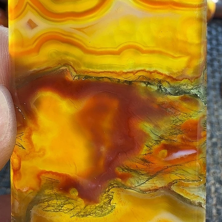 自***遥玛瑙/玉髓未镶嵌颈饰