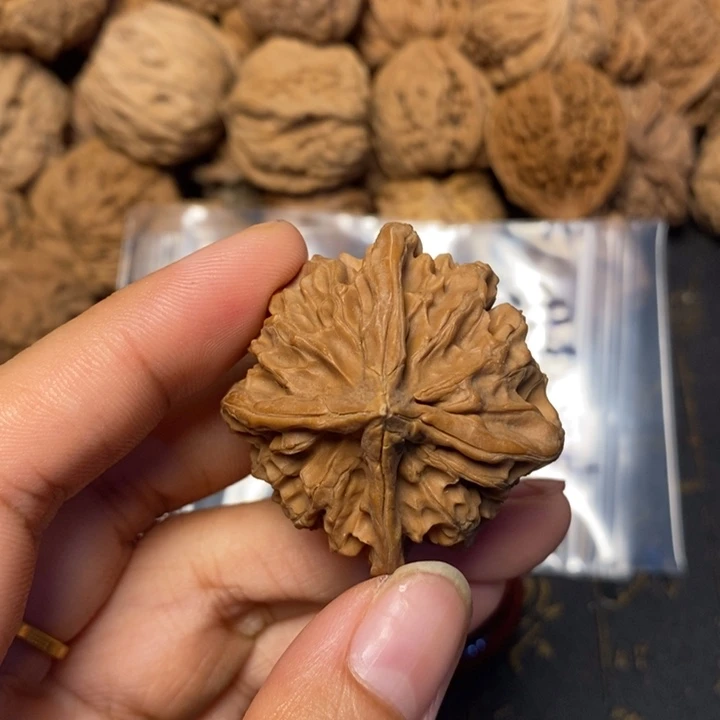 z***x文玩核桃吊坠文玩核桃异形单只