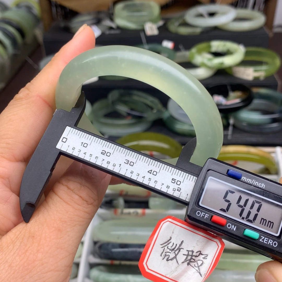 蛇纹石玉未镶嵌手镯1007