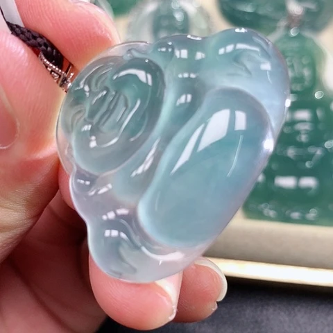 【闪购商品】颈饰18K金镶嵌翡翠