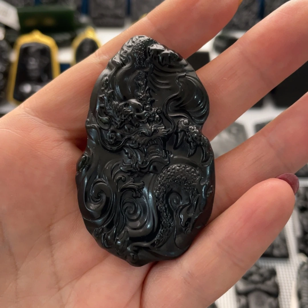 蛇纹石玉吊坠未镶嵌山**?