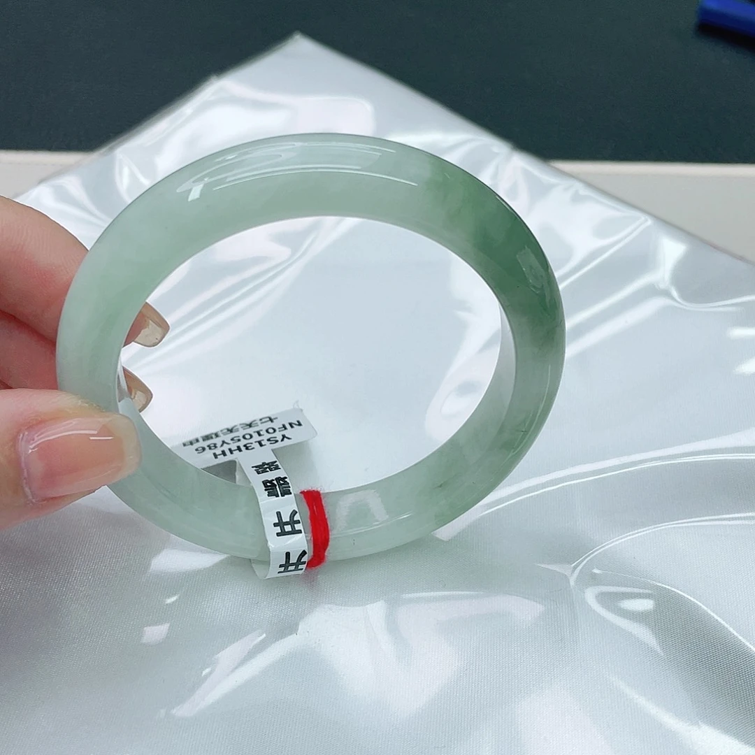 翡翠手镯未镶嵌正58.3