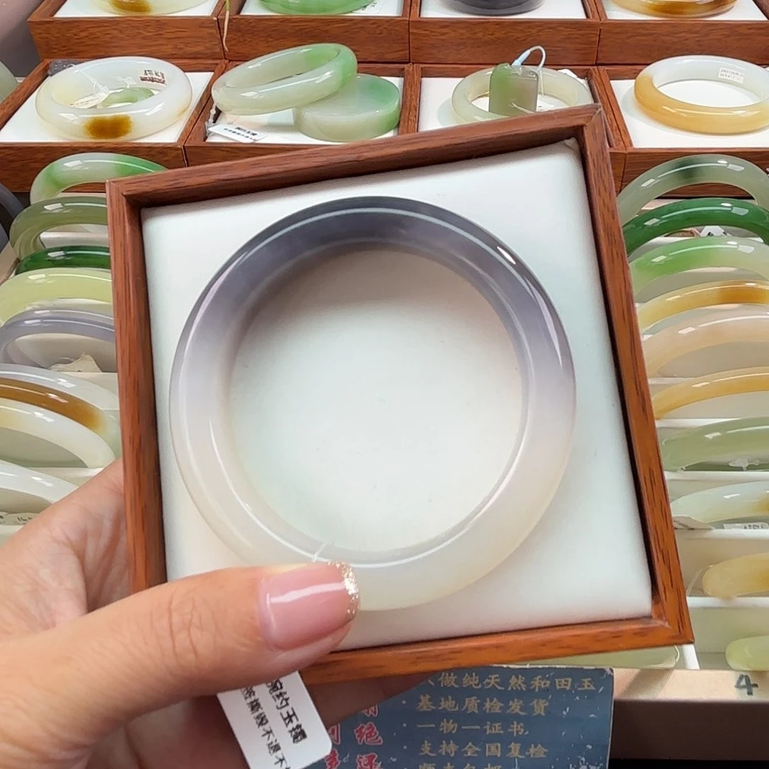 和田玉手镯未镶嵌56