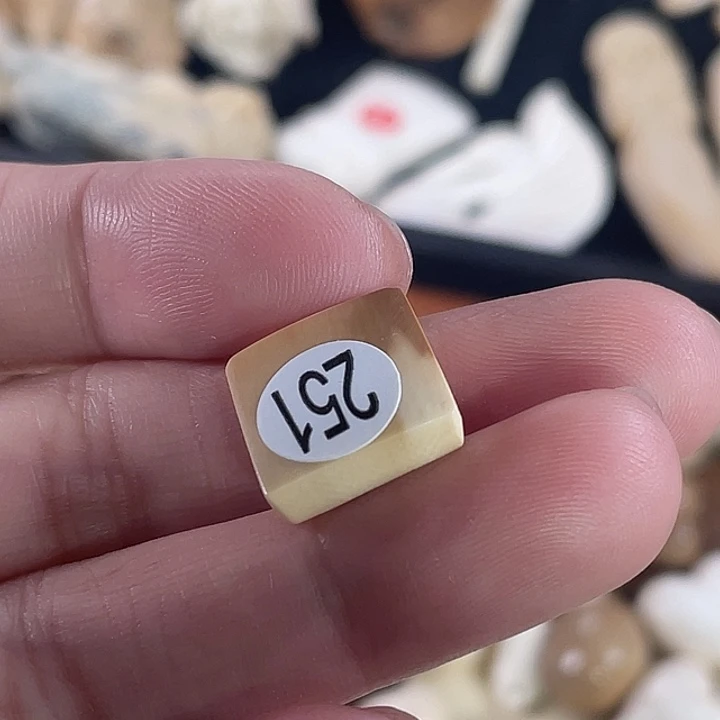 泥塑不打孔联系客服