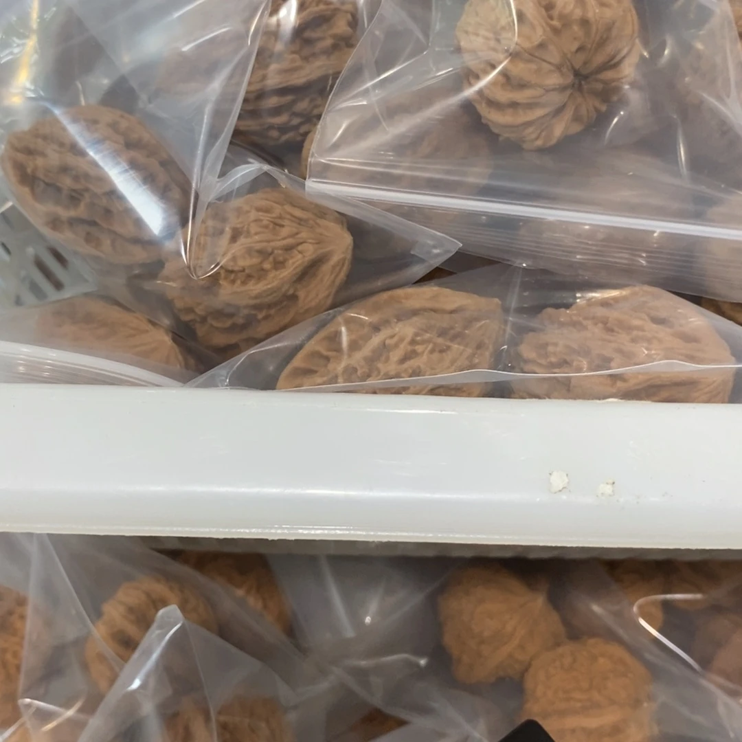 文玩核桃吊坠一单8对有瑕疵