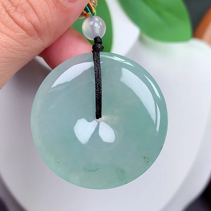 颈饰未镶嵌翡翠平安扣 35.6x5.9mm