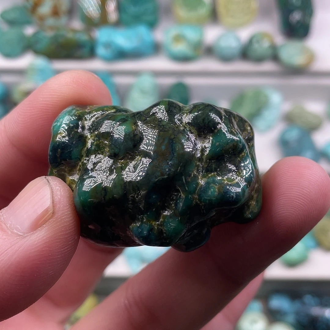 耀***明绿松石未镶嵌颈饰