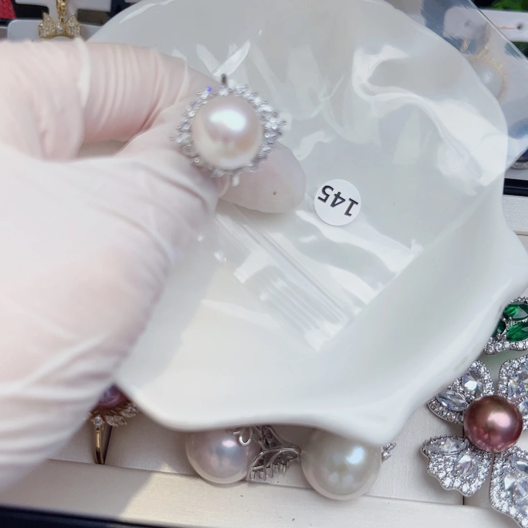 银S925镶嵌淡水珍珠耳饰
