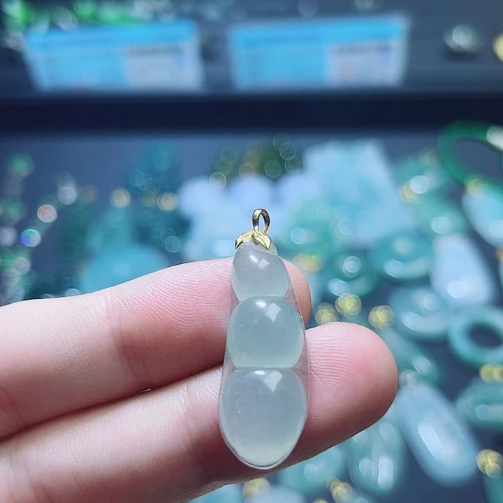 颈饰18K金镶嵌翡翠翡翠