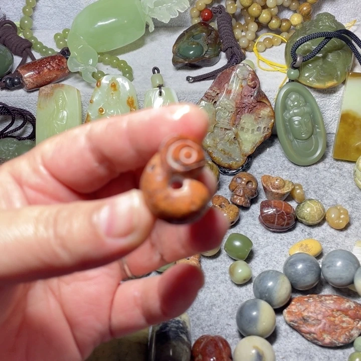 【闪购商品】未镶嵌岫岩河磨玉（透闪石质玉）挂件