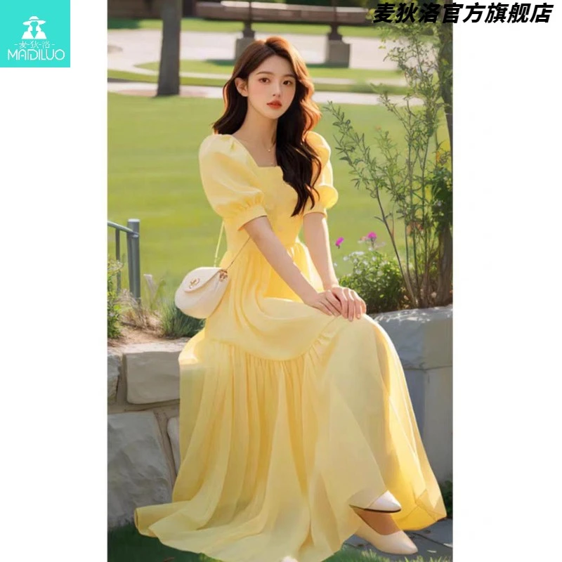 黄色泡泡袖衬衫连衣裙温柔风气质初恋漂亮独特高级感显瘦裙子女夏