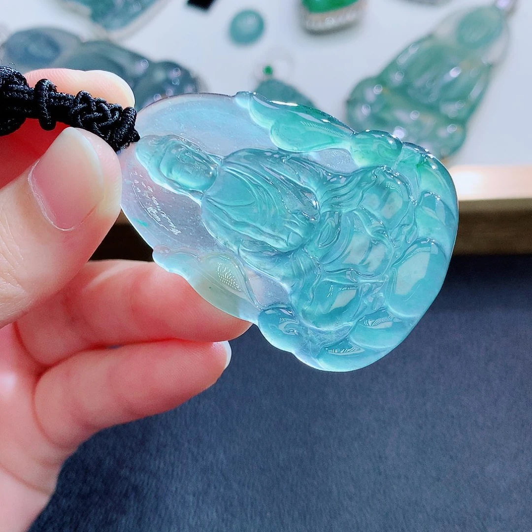 翡翠未镶嵌颈饰翡翠