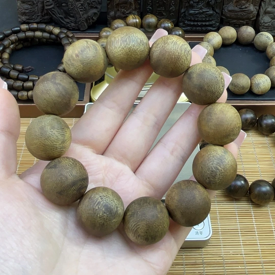 用***对沉香手串芽庄白奇