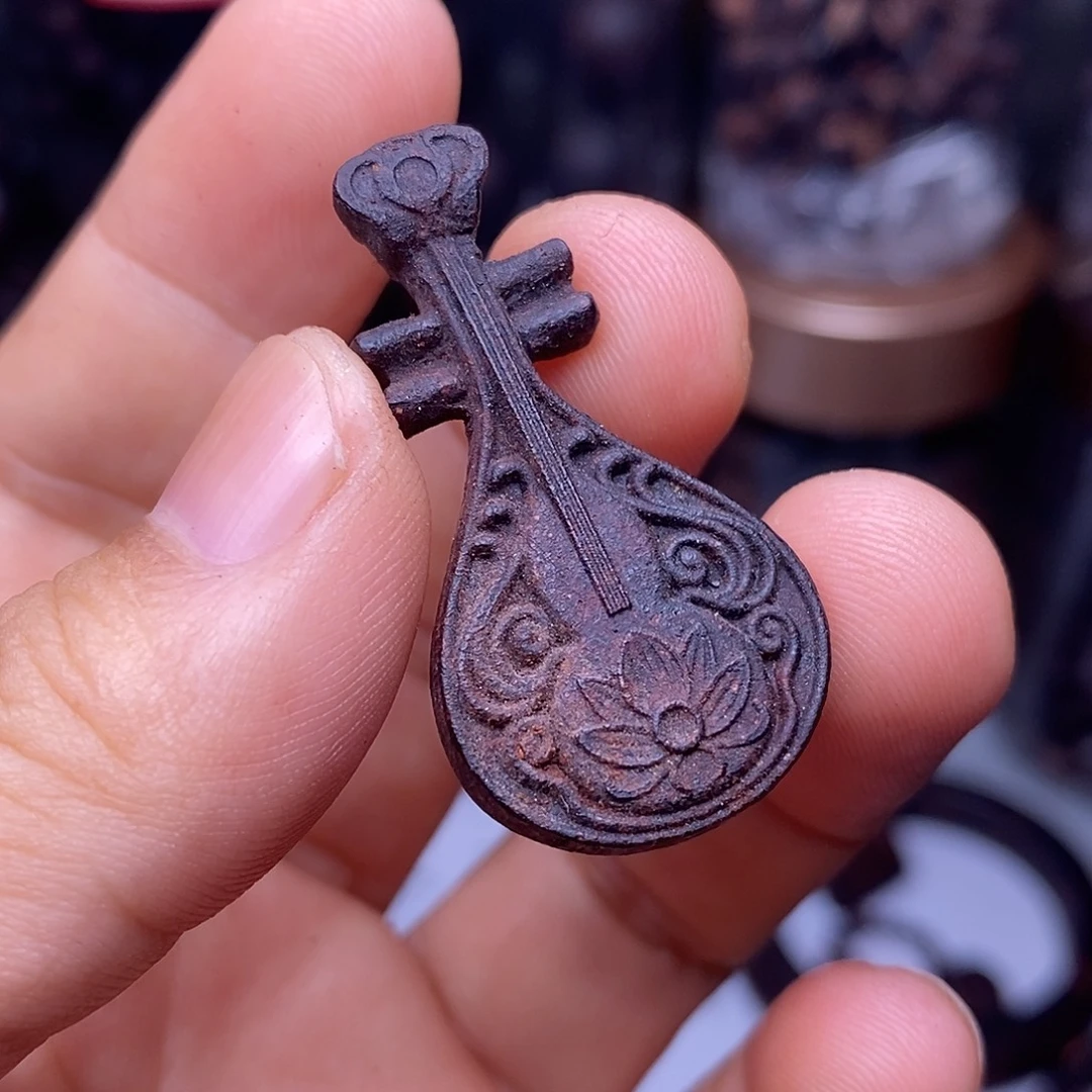 和***号木缅甸小叶降真香结晶枇杷吊坠