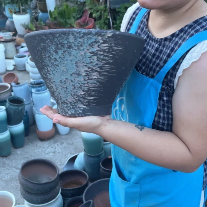 紫砂花盆口28高19瑕疵瑕疵