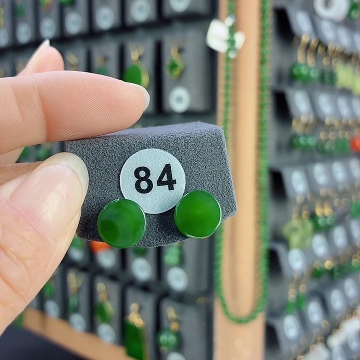 和田玉18K金镶嵌耳饰