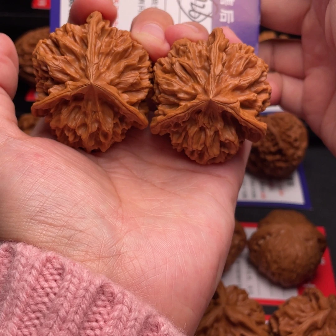 ༺***༻把件文玩核桃三棱47克重55