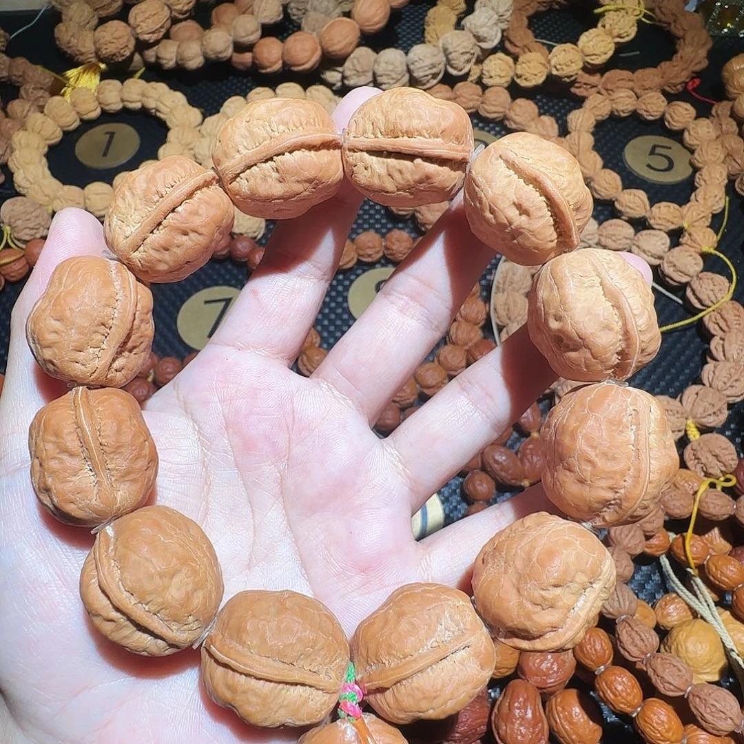 木质类文玩核桃吊坠小金鞋白茬