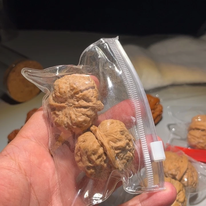 桃核吊坠狮子头核桃