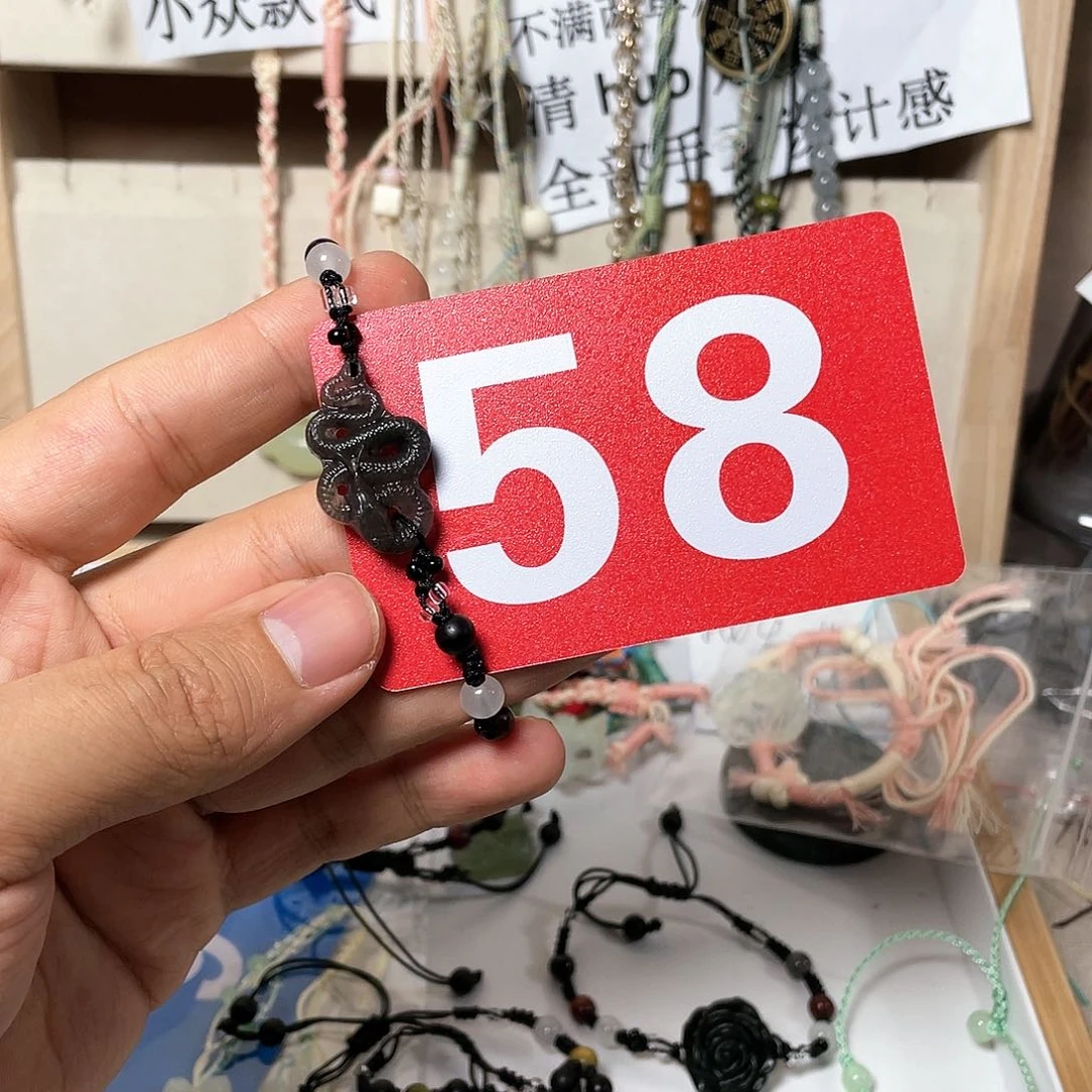蛇纹石玉颈饰合金
