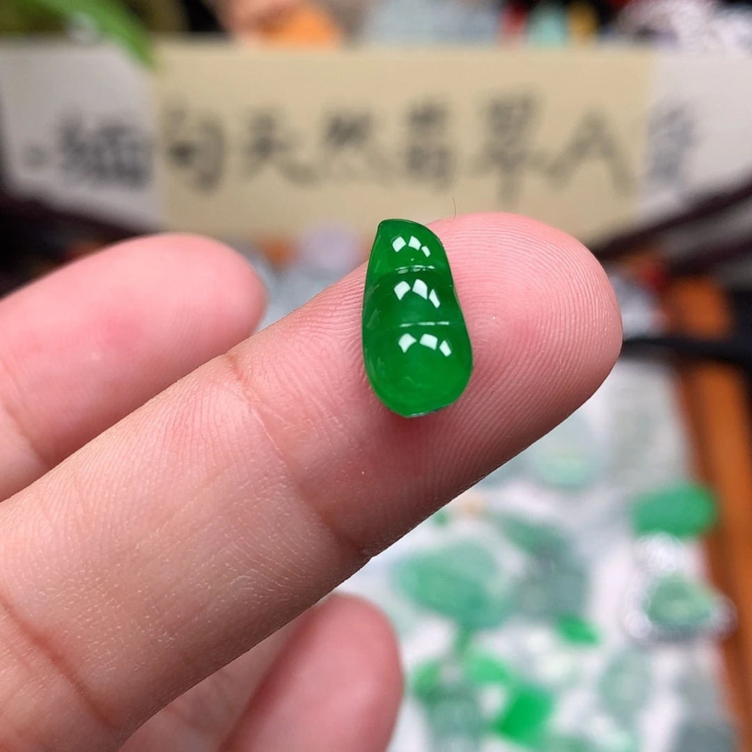 翡翠散珠缅甸天然A货翡翠阳绿豆子