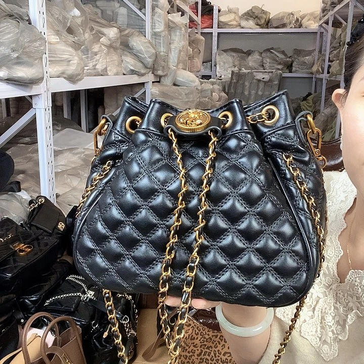 蚕丝小牛剖层皮革PU