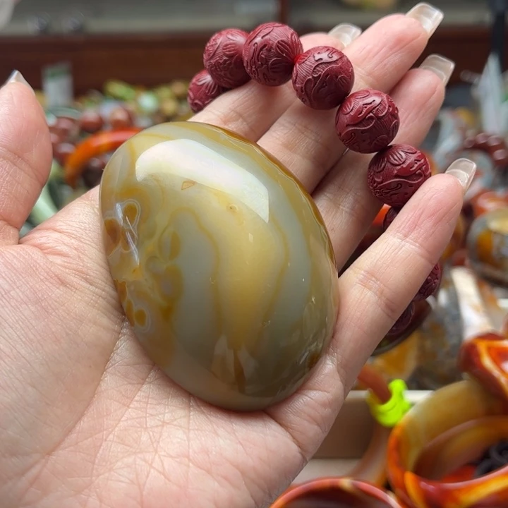 玛瑙/玉髓手镯未镶嵌