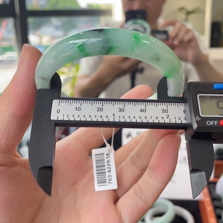 翡翠未镶嵌手镯58