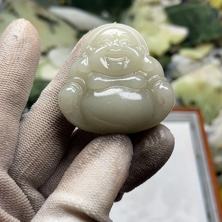 未镶嵌透闪石质玉珠宝奇石