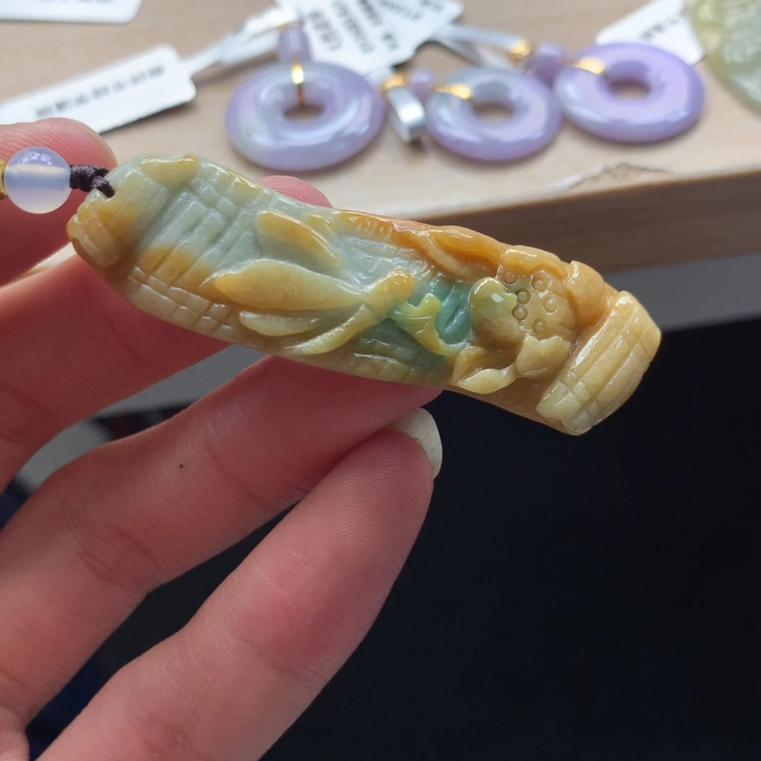 颈饰未镶嵌翡翠吊坠