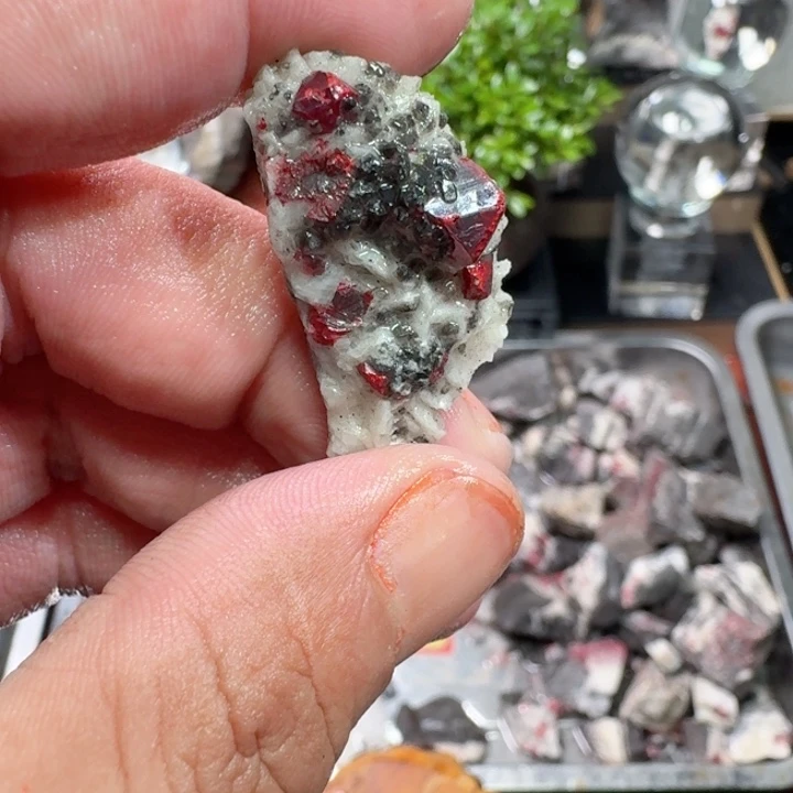 天然辰砂天**子天然原石