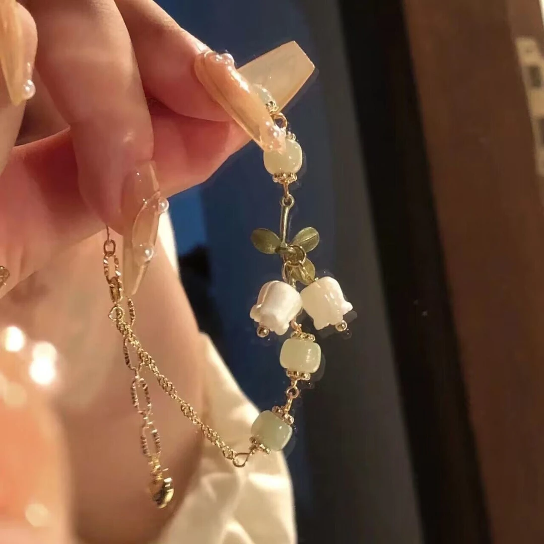 合金合成锆石手链 KS新款铃兰花手链女仿玉吊坠小众气质可调节钰