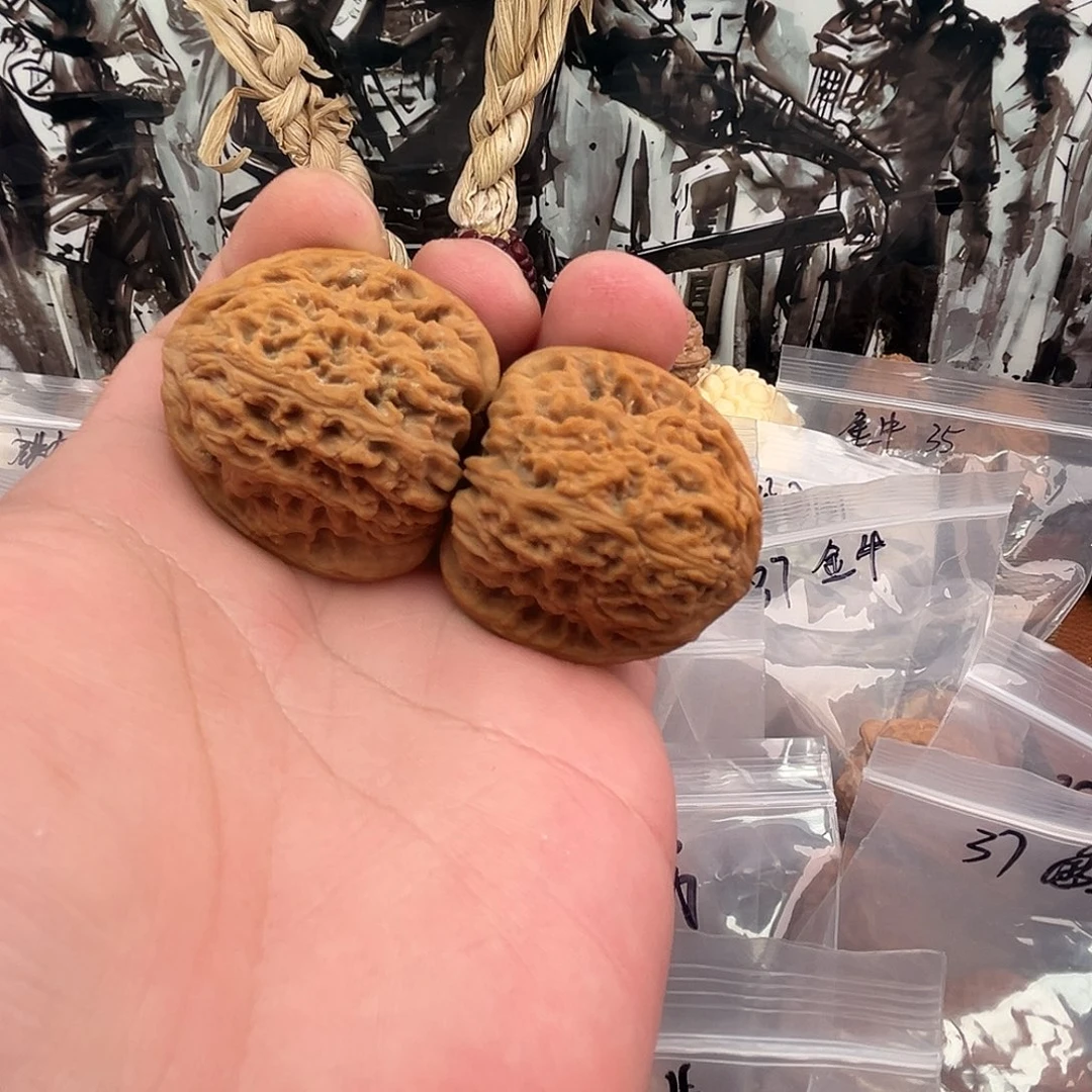 文玩核桃把件对歪南疆39尺