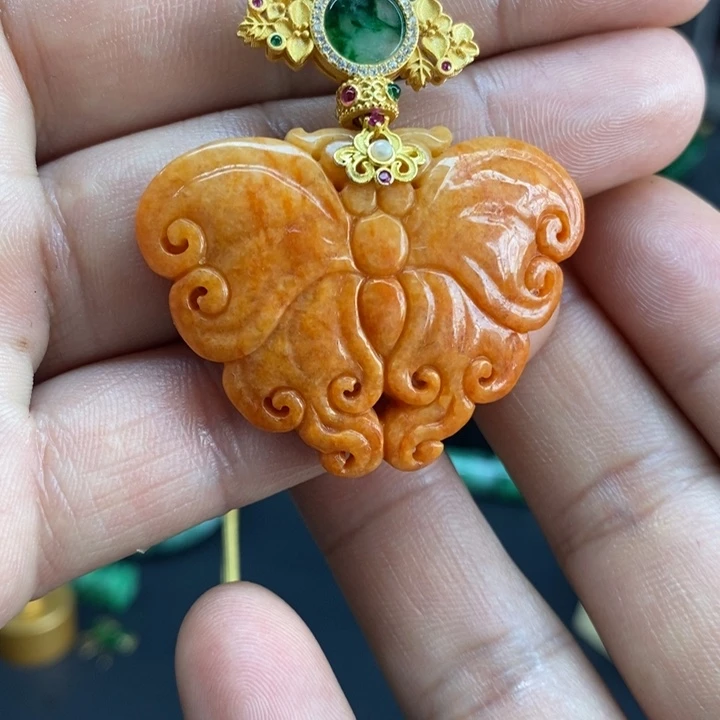 翡翠颈饰未镶嵌吊坠