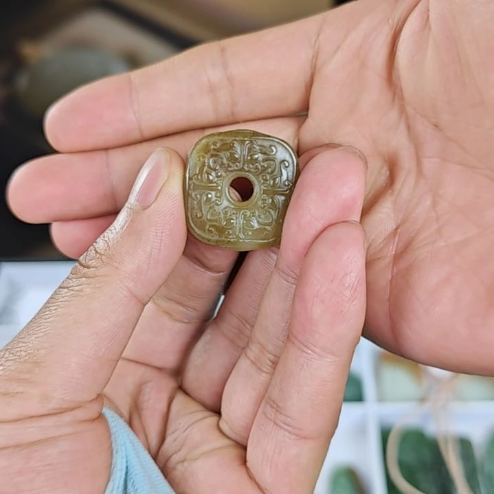 和田玉未镶嵌吊坠(不含链)