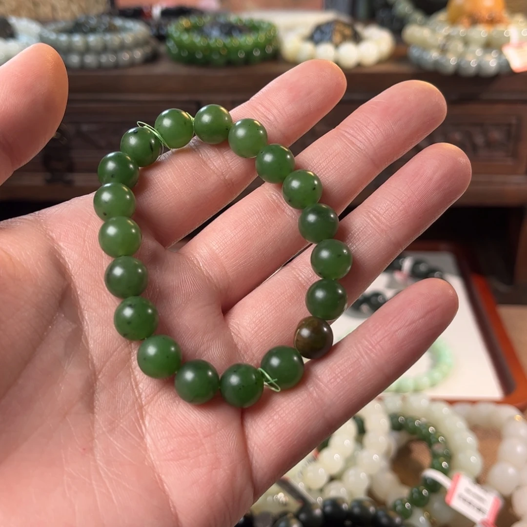 乐***悠和田玉未镶嵌手链