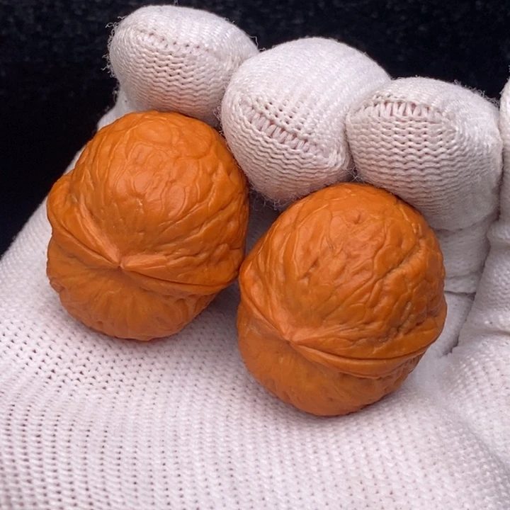 文玩核桃把件蛇皮元宝