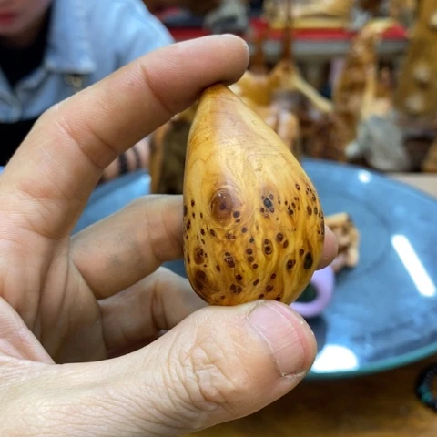 柏木l****c太行崖柏根雕