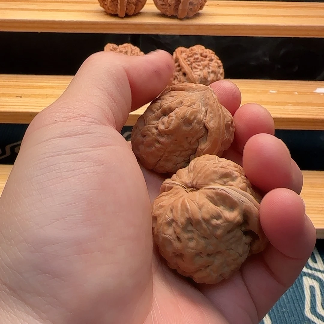 吊坠桃核金字塔塔