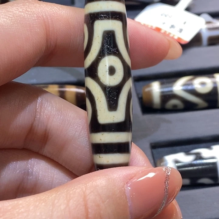 1***敌玛瑙/玉髓（覆膜）未镶嵌颈饰