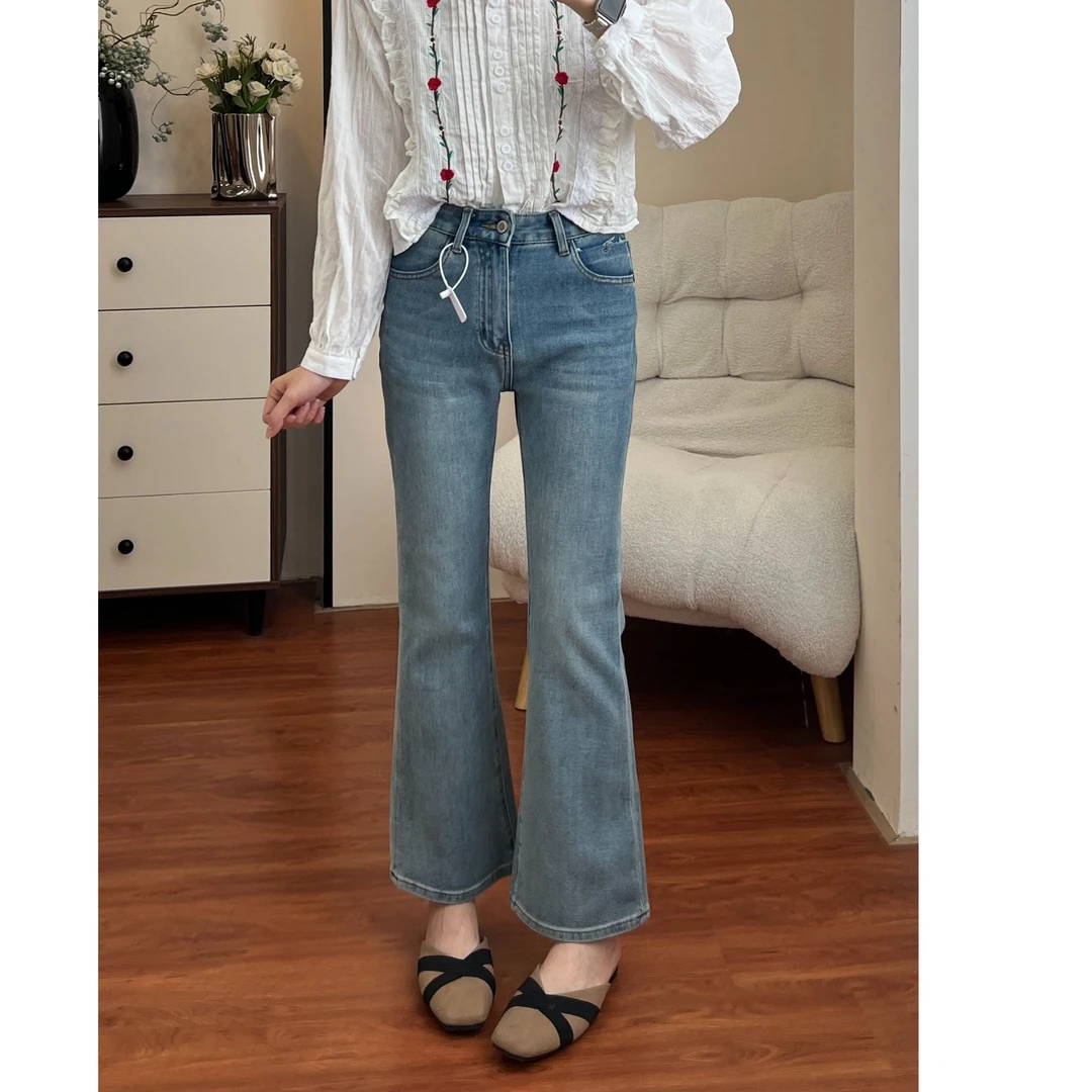 浅蓝色弹力微喇牛仔裤女秋季新款大码胖mm高腰百搭显瘦九分喇叭裤