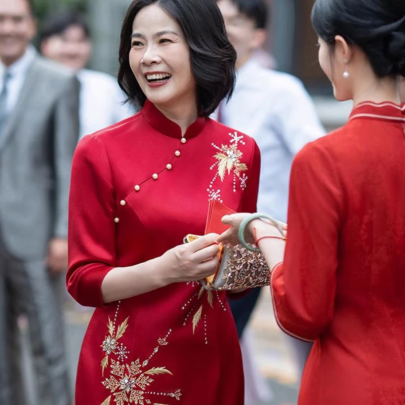 喜婆婆时尚婚宴装2025春秋新款高贵旗袍妈妈婚礼喜服气质连衣裙