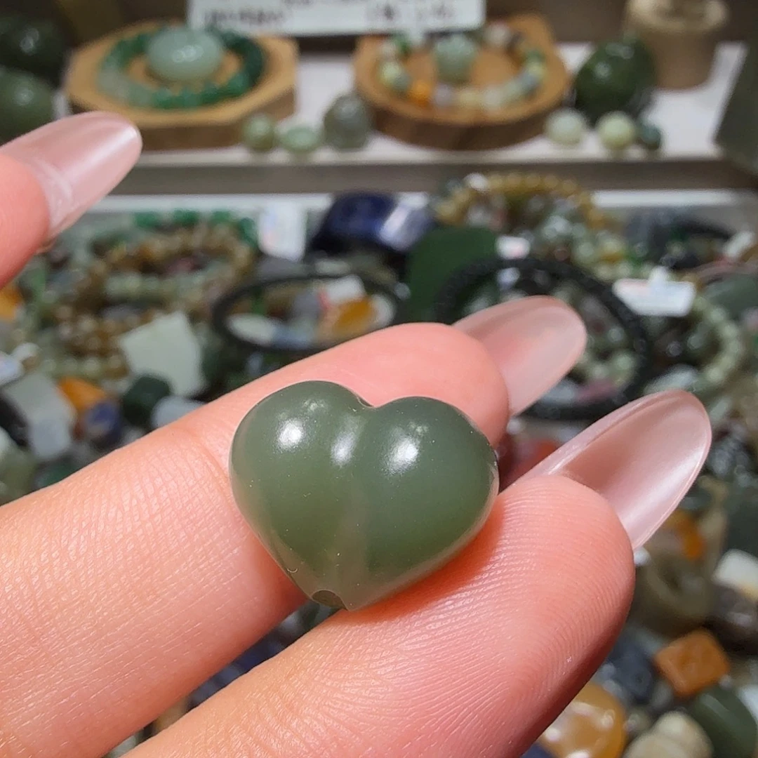 和田玉未镶嵌珠宝奇石