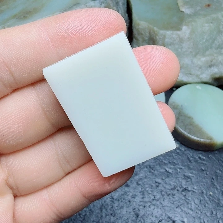 和田玉（糖玉）未镶嵌珠宝奇石